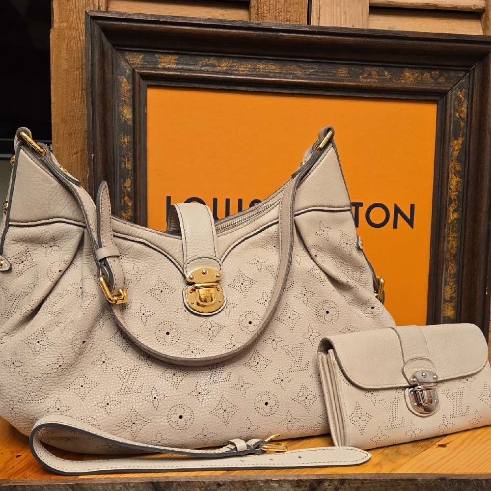 LOUIS VUITTON Mahina Ivory Leather Bag & Wallet With Extra Strap